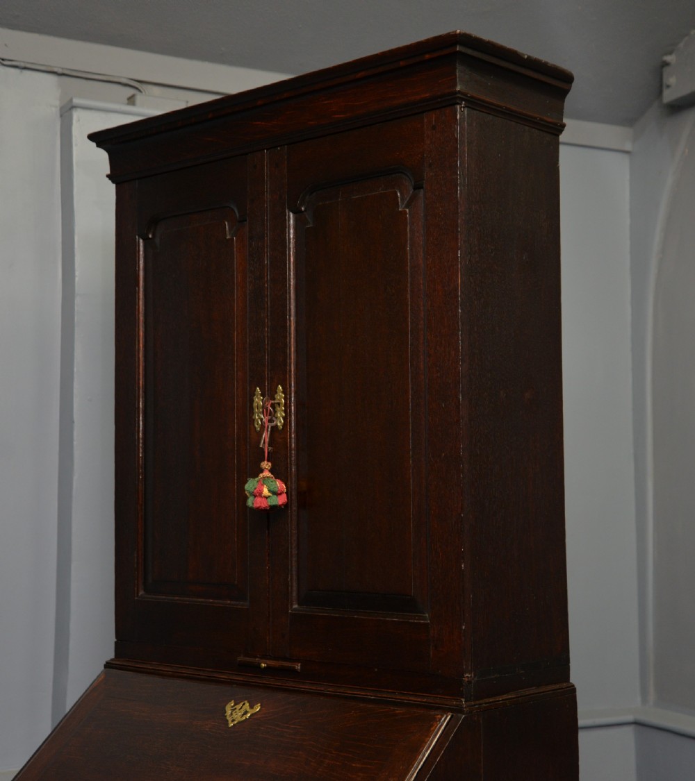 Early 18th Century Solid Oak Bureau Bookcase Cabinet View XIX