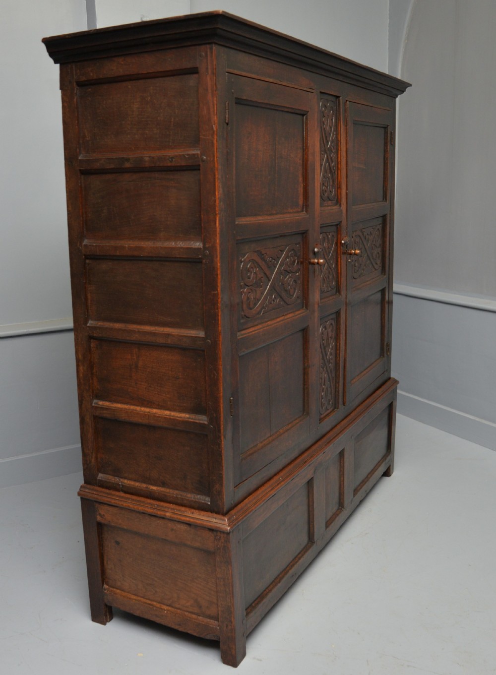 Charming 17th Century Oak Two Part Livery Cupboard / Wardrobe View XVI