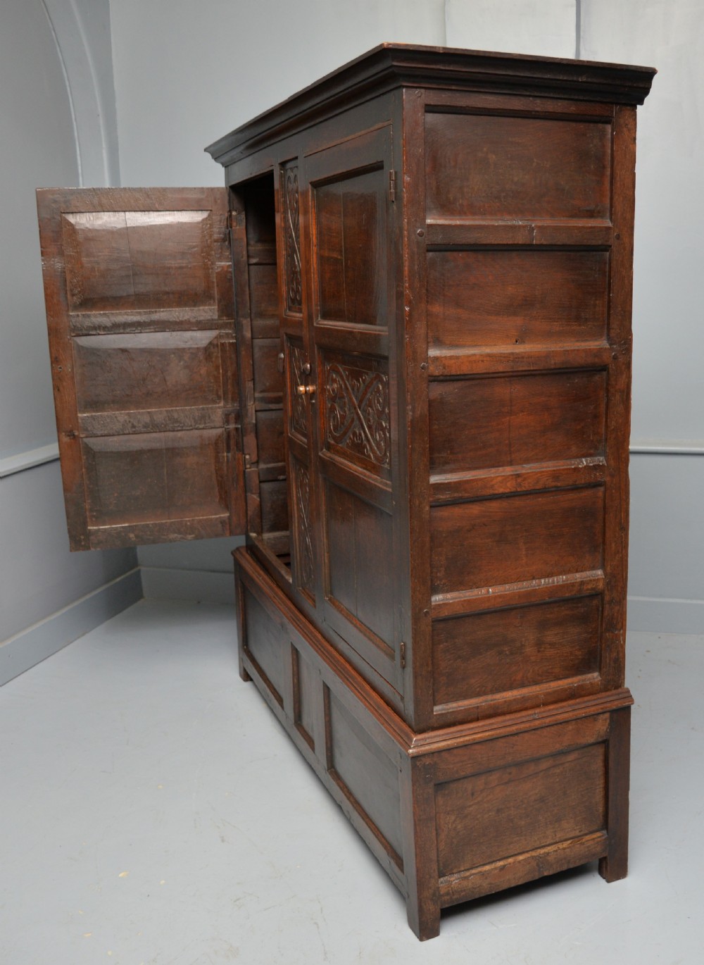 Charming 17th Century Oak Two Part Livery Cupboard / Wardrobe View XIX
