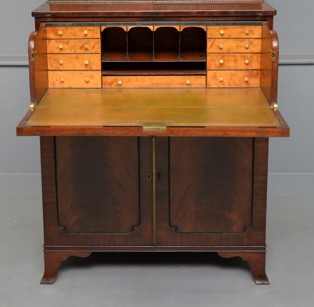Small and Elegant Regency Mahogany Secretaire Bookcase Cabinet  View XVIII