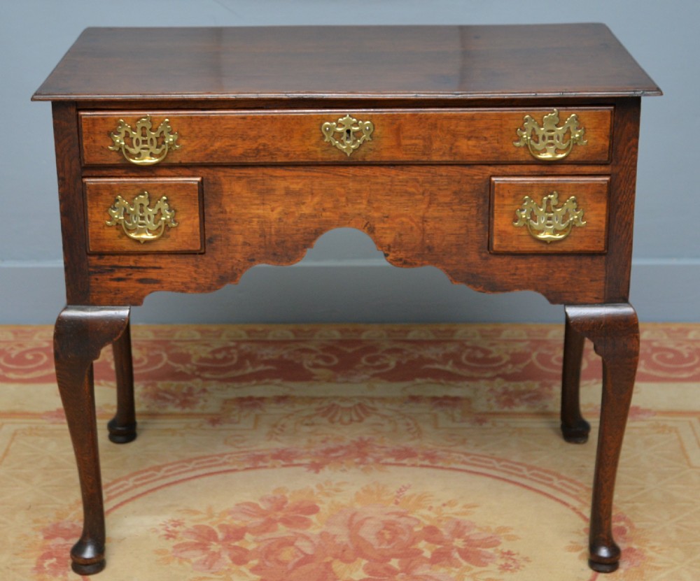 18th Century Georgian Oak Lowboy Side / Dressing Table View X