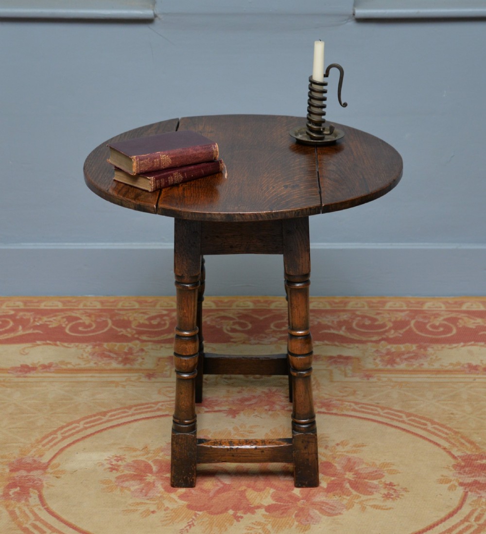 Antique 17th Century Style Oak Drop-Leaf Side Occasional Table View II