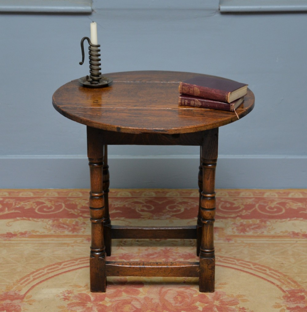 Antique 17th Century Style Oak Drop-Leaf Side Occasional Table View IV