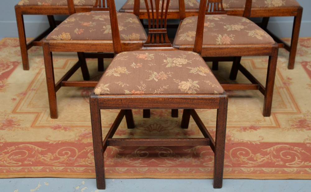 Set Of Six 18th Century Georgian Hepplewhite Mahogany Dining Chairs View III