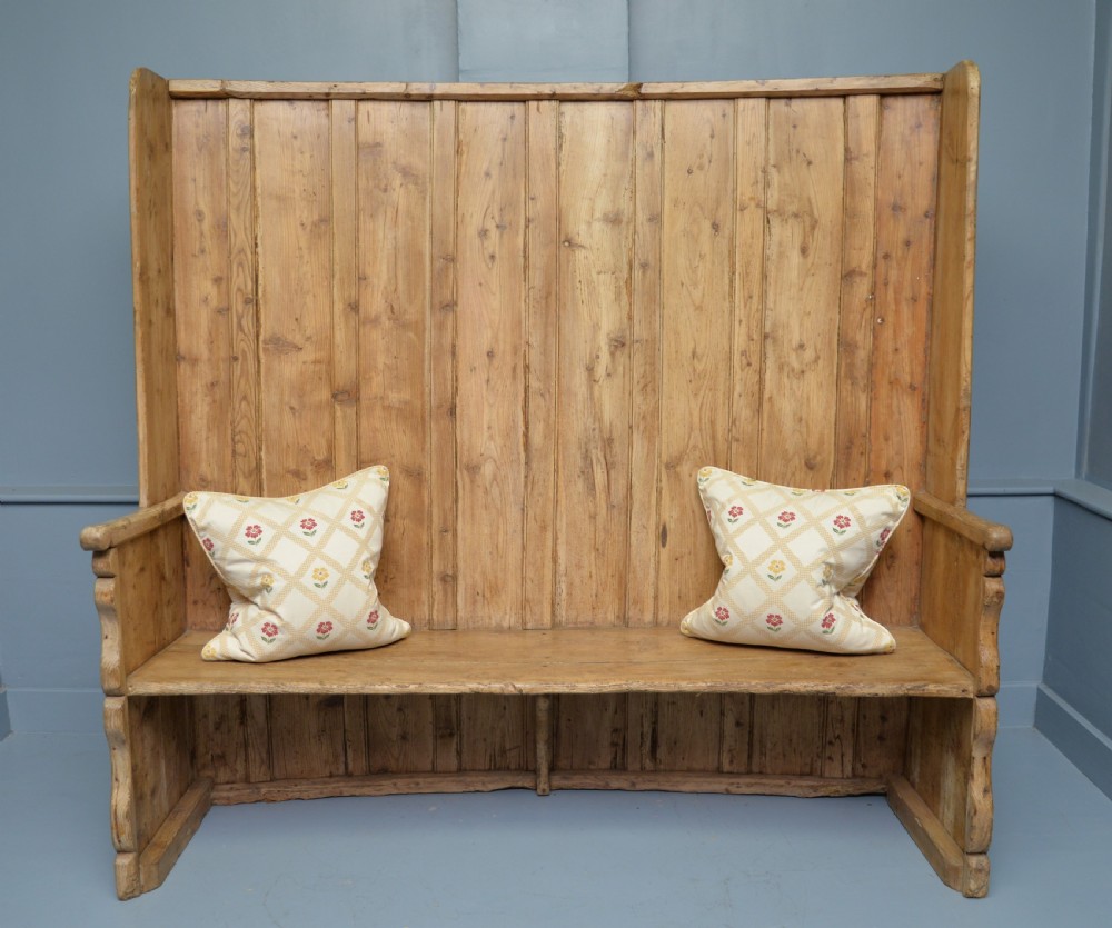 Charming 19th Century Stripped Pine Settle