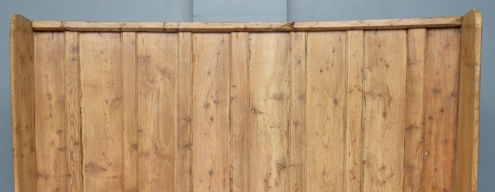 Charming 19th Century Stripped Pine Settle View III