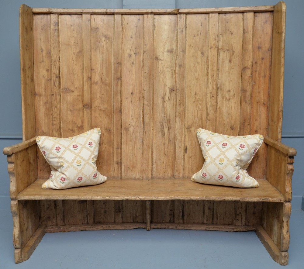 Charming 19th Century Stripped Pine Settle View V