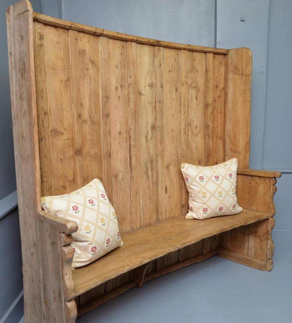 Charming 19th Century Stripped Pine Settle View XXI