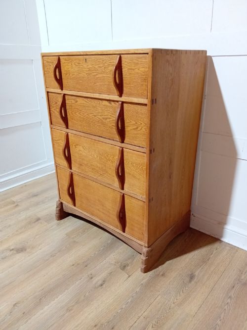 PETER WAALS COTSWOLD SCHOOL OAK CHEST OF DRAWERS - ADDITIONAL PHOTO 2