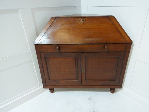 RARE GEORGE I OAK CORNER BUREAU C172030 - ADDITIONAL PHOTO 1