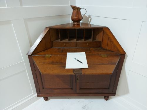 RARE GEORGE I OAK CORNER BUREAU C172030 - ADDITIONAL PHOTO 8