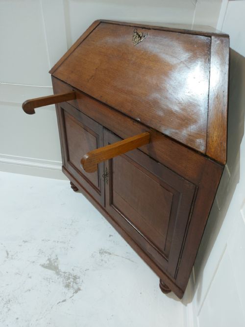 RARE GEORGE I OAK CORNER BUREAU C172030 - ADDITIONAL PHOTO 11