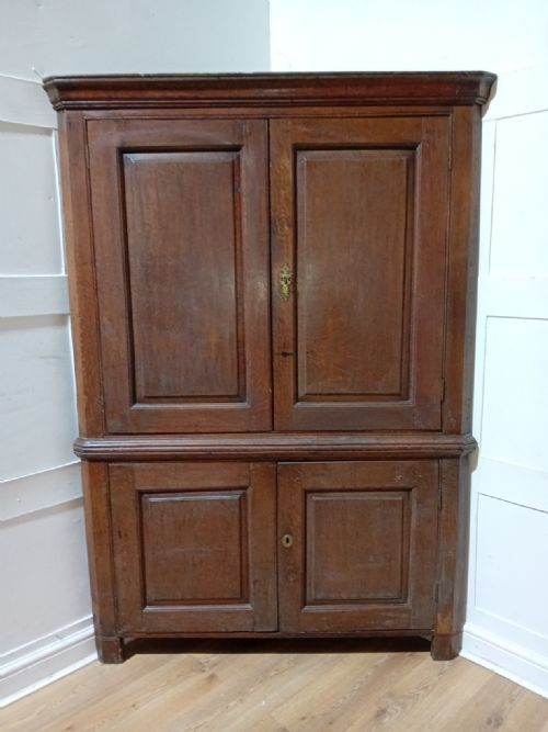 antique george ii oak free standing corner cupboard c174060 - CATEGORY: ANTIQUE CUPBOARDS - DATED 18TH CENTURY