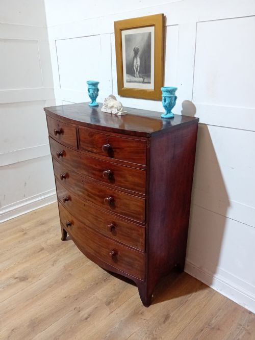 ANTIQUE GEORGIAN MAHOGANY BOW FRONT CHEST OF DRAWERS C182030 - ADDITIONAL PHOTO 2