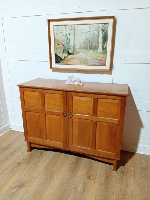 ANTIQUE COTSWOLD SCHOOL OAK SIDEBOARD BY ARTHUR BASIL REYNOLDS - ADDITIONAL PHOTO 2