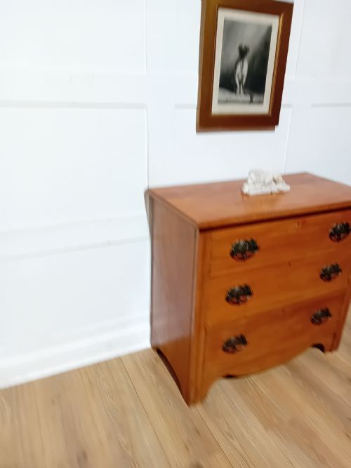 ANTIQUE VICTORIAN SATINWOOD CHEST OF DRAWERS C18801900 - ADDITIONAL PHOTO 6