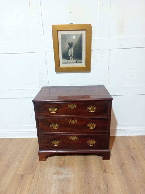 ANTIQUE GEORGE III CURL MAHOGANY CHEST OF DRAWERS C177090