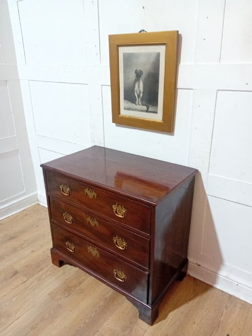 ANTIQUE GEORGE III CURL MAHOGANY CHEST OF DRAWERS C177090 - ADDITIONAL PHOTO 2