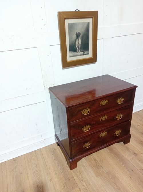 ANTIQUE GEORGE III CURL MAHOGANY CHEST OF DRAWERS C177090 - ADDITIONAL PHOTO 4