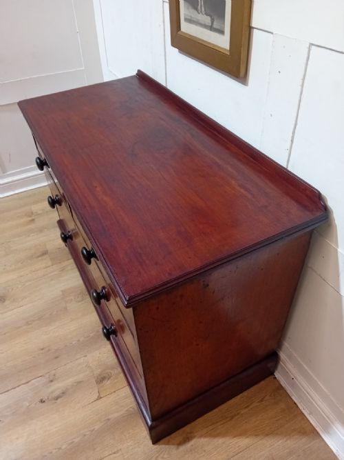 ANTIQUE VICTORIAN MAHOGANY CHEST OF DRAWERS C18801900 - ADDITIONAL PHOTO 9