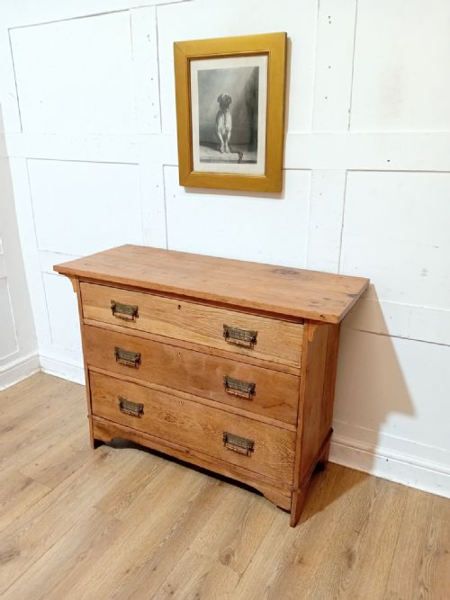 ANTIQUE ARTS CRAFTS OAK CHEST OF THREE DRAWERS C18801900