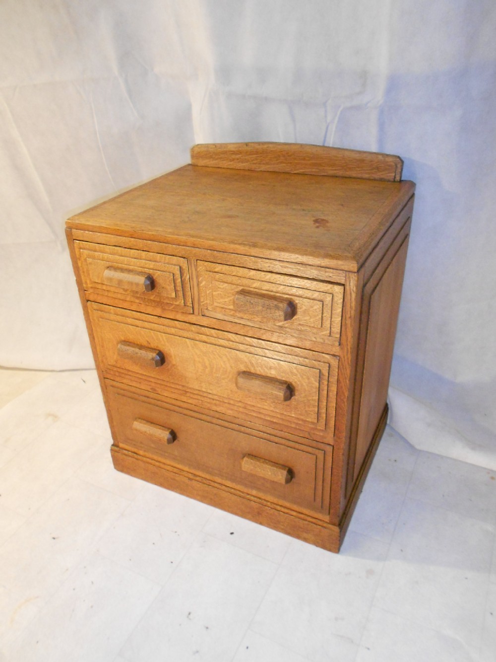 ARTS & CRAFTS BRYNMAWR OAK CHEST OF DRAWERS c1920-30