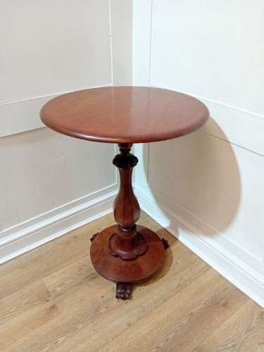 ANTIQUE VICTORIAN MAHOGANY SIDE TABLE c1870-90