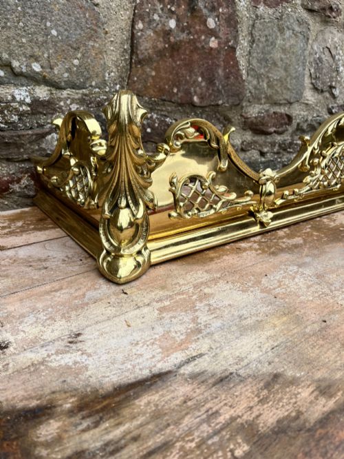 LATE VICTORIAN BRASS FENDER - ADDITIONAL PHOTO 4