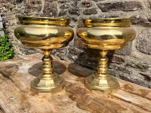PAIR OF DECORATIVE BRASS GOBLETS - ADDITIONAL PHOTO 4