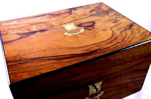 fig 2. Olive Wood Vanity Box