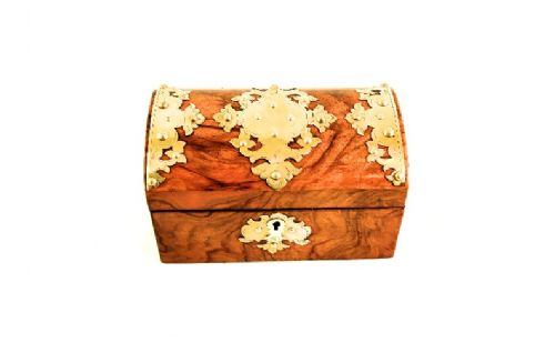 fig 1. Figured Walnut Desk Box
