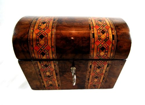 fig 1. Burr Walnut Tea Caddy c.1860