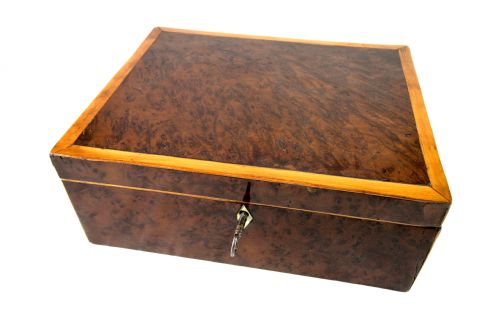 Burr Yew Table Box C.1860