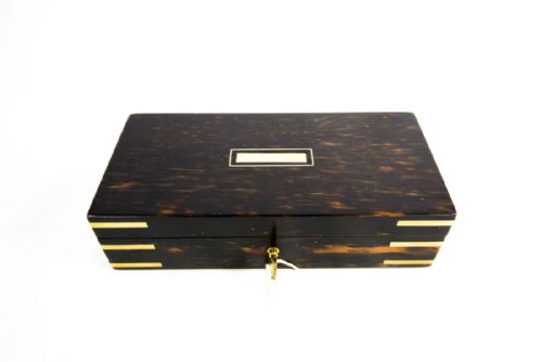 fig 1. Coromandel Razor Box c.1880