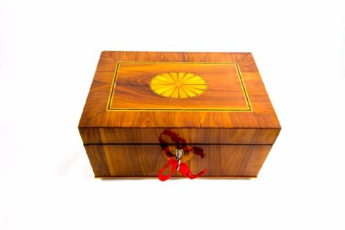 Yew Wood Table Box C.1910