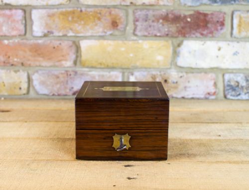 fig 1. Rosewood Campaign box 4x Bottles c.1820