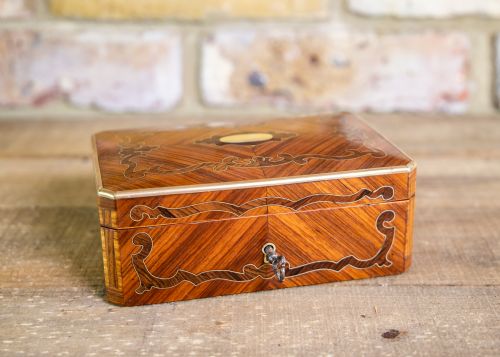 Kingwood Table Box 1870