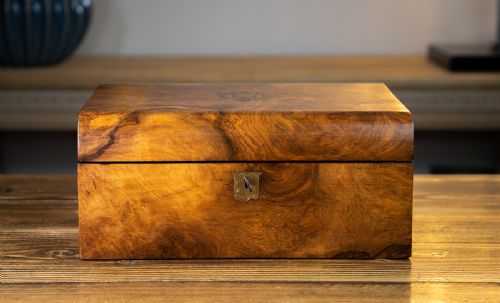 BURR WALNUT DOMED TOP TABLE BOX 1880 - ADDITIONAL PHOTO 1