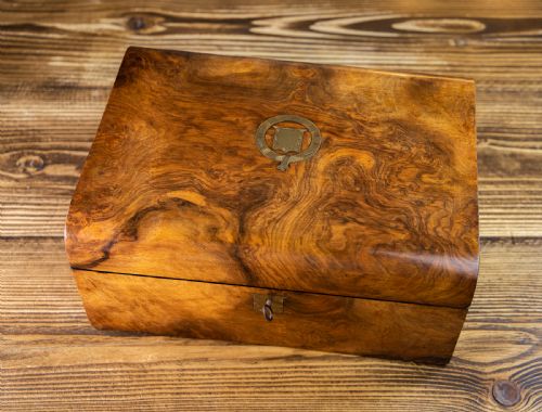 BURR WALNUT DOMED TOP TABLE BOX 1880 - ADDITIONAL PHOTO 3