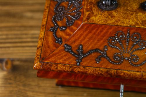 FRENCH SATINWOOD TABLE BOX 1850 - ADDITIONAL PHOTO 3