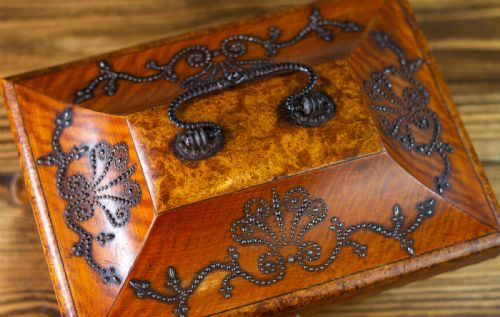 FRENCH SATINWOOD TABLE BOX 1850 - ADDITIONAL PHOTO 5