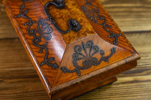FRENCH SATINWOOD TABLE BOX 1850 - ADDITIONAL PHOTO 11