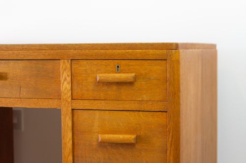 fig 2. Heal’s Modernist Oak Pedestal Desk C.1930