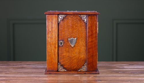GOLDEN OAK CABINET C1900 - ADDITIONAL PHOTO 1
