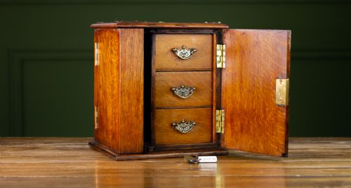 GOLDEN OAK CABINET C1900 - ADDITIONAL PHOTO 10