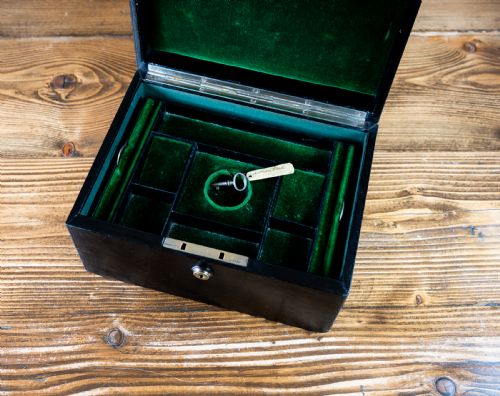 LEATHER JEWELLERY BOX C1920 - ADDITIONAL PHOTO 6