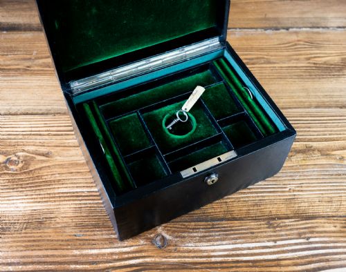 LEATHER JEWELLERY BOX C1920 - ADDITIONAL PHOTO 8