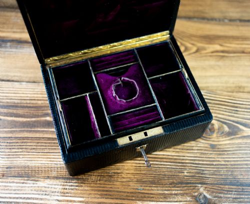 HIGH QUALITY LEATHER JEWELLERY BOX 1880 - ADDITIONAL PHOTO 11