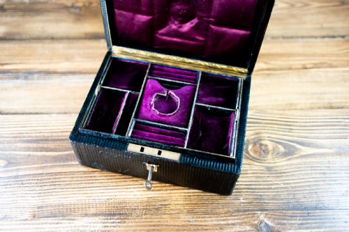 HIGH QUALITY LEATHER JEWELLERY BOX 1880 - ADDITIONAL PHOTO 14