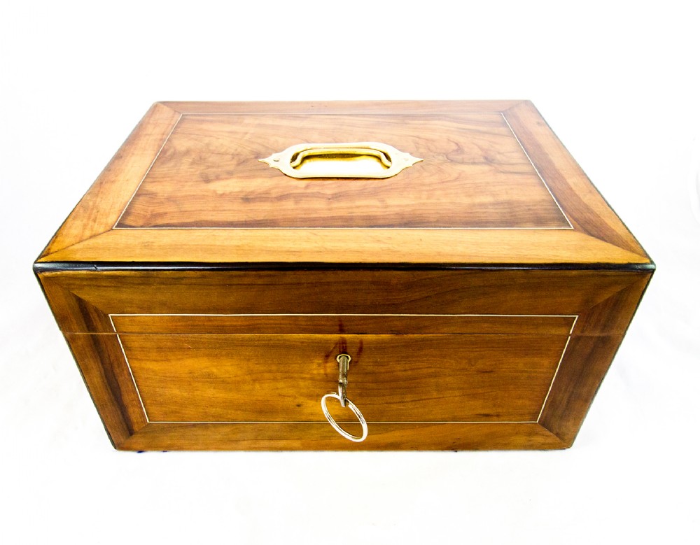 Olive Wood Ladies Box c.1880
